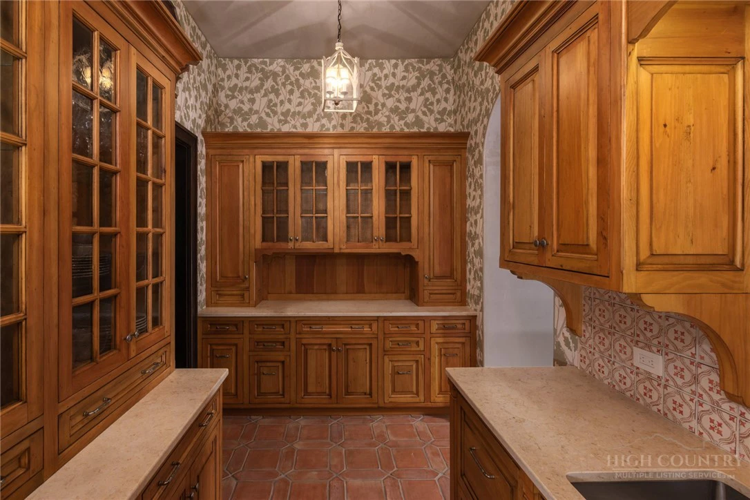Image number 3 for the current listing