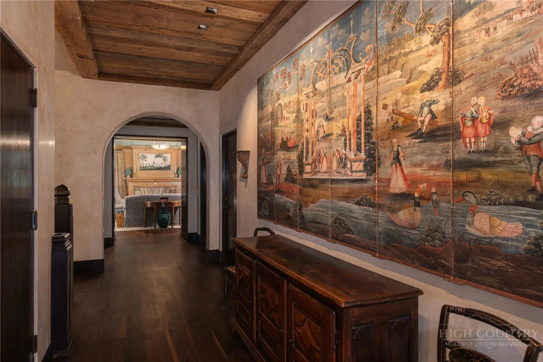 Image number 6 for the current listing