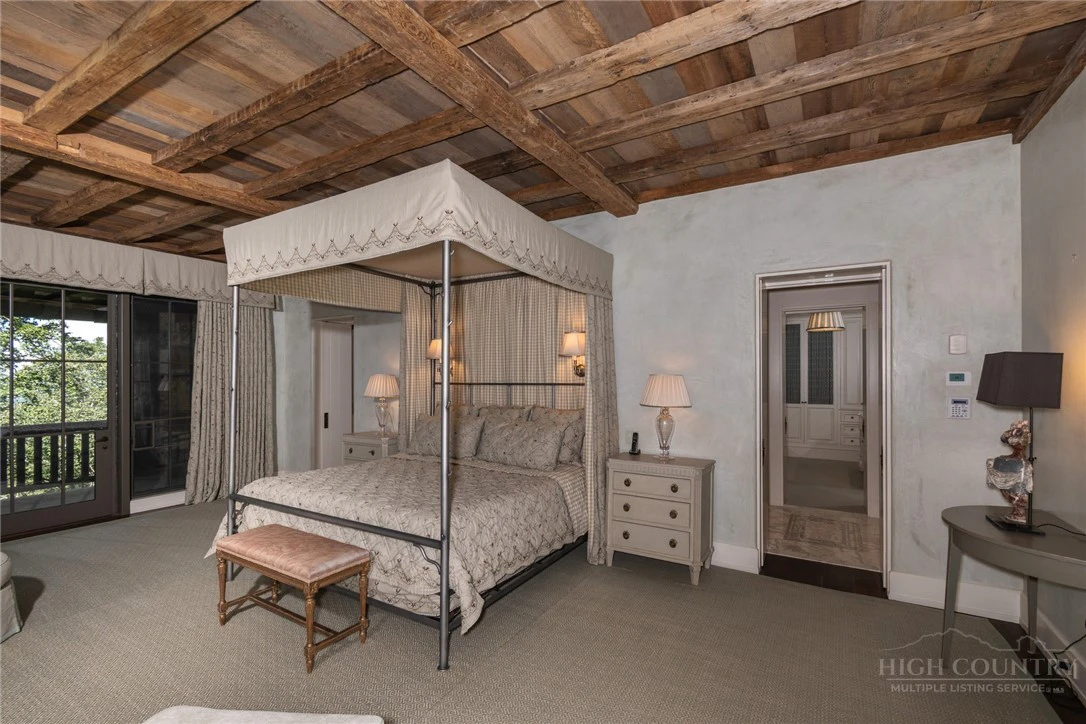 Image number 8 for the current listing