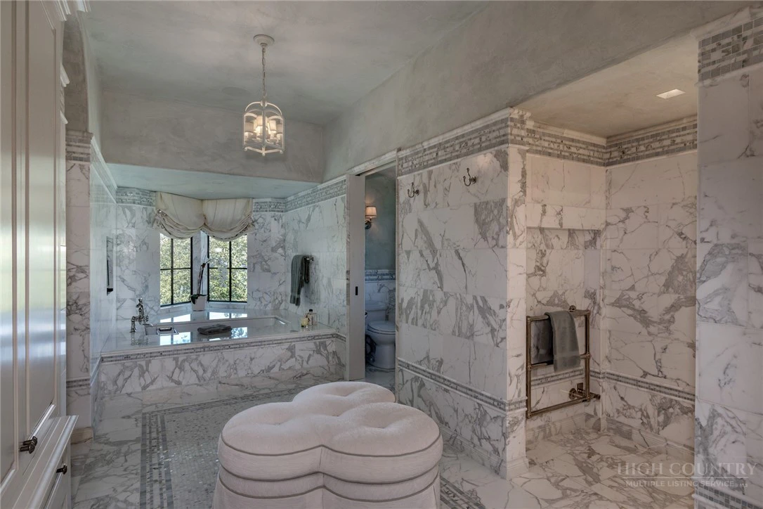 Image number 10 for the current listing