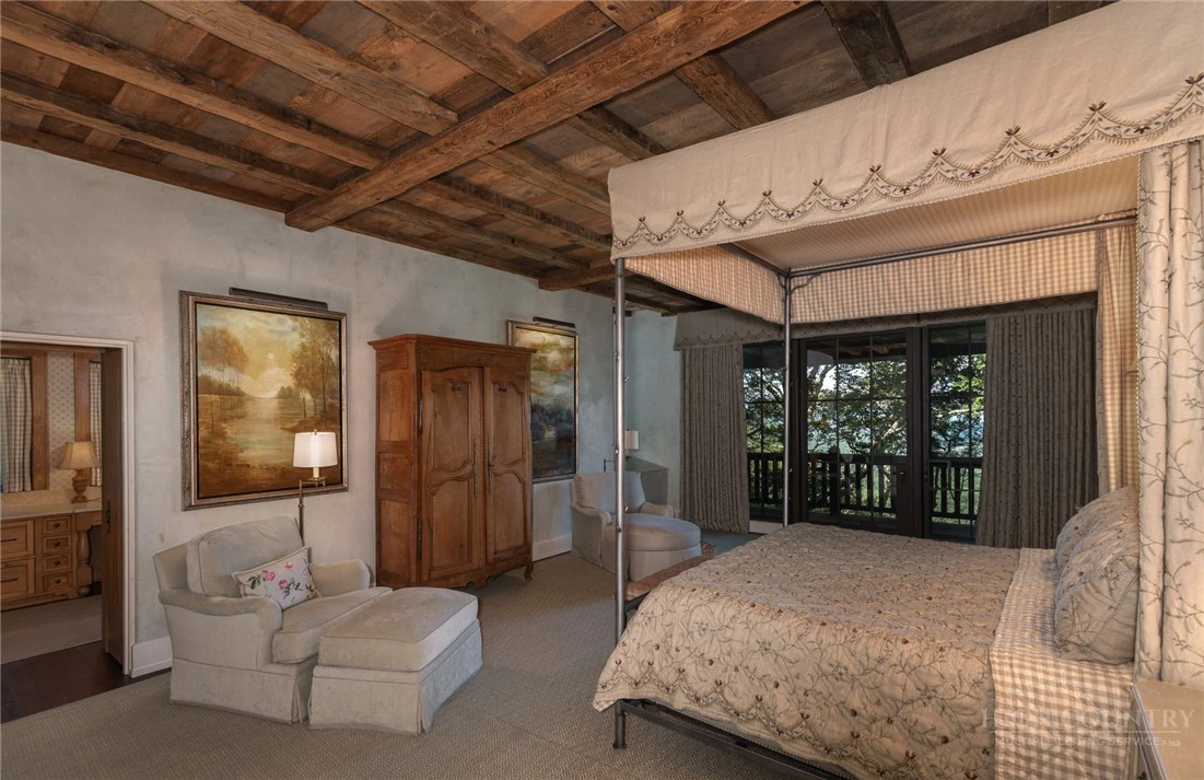 Image number 16 for the current listing
