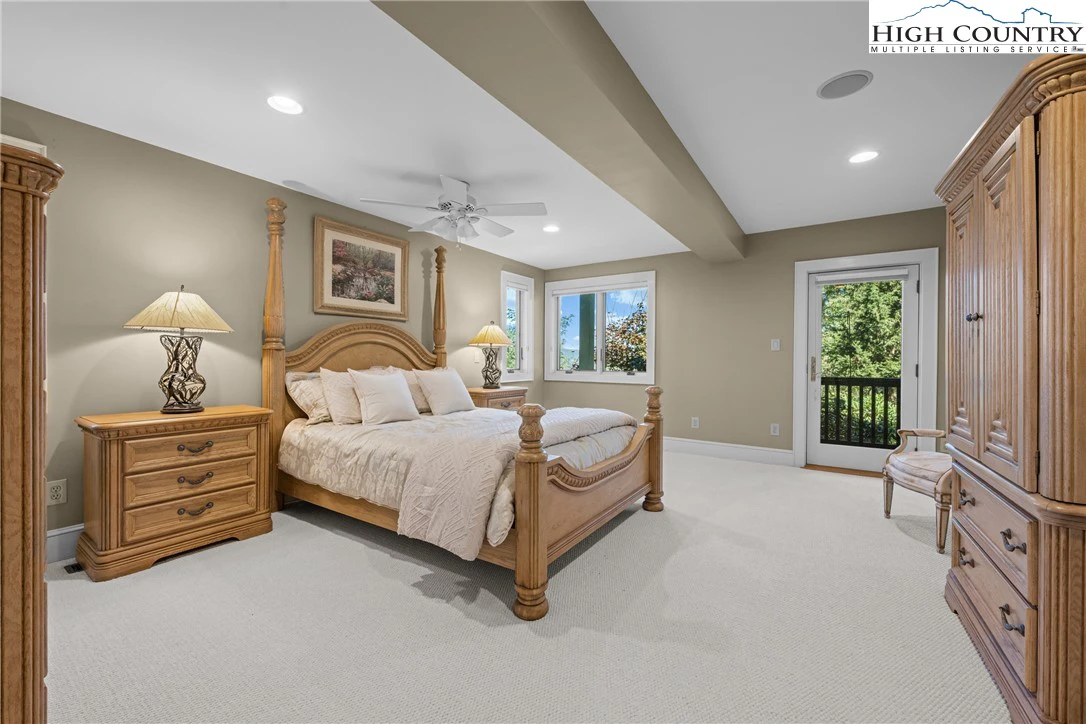 Image number 11 for the current listing