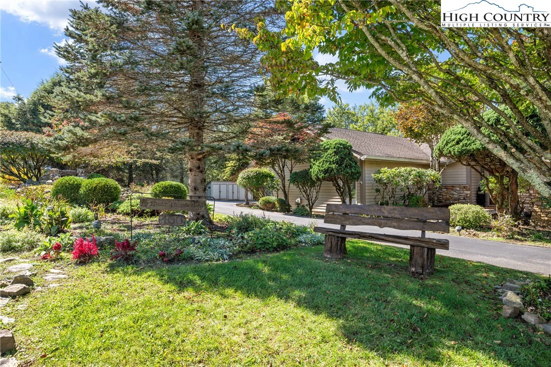 Image number 17 for the current listing