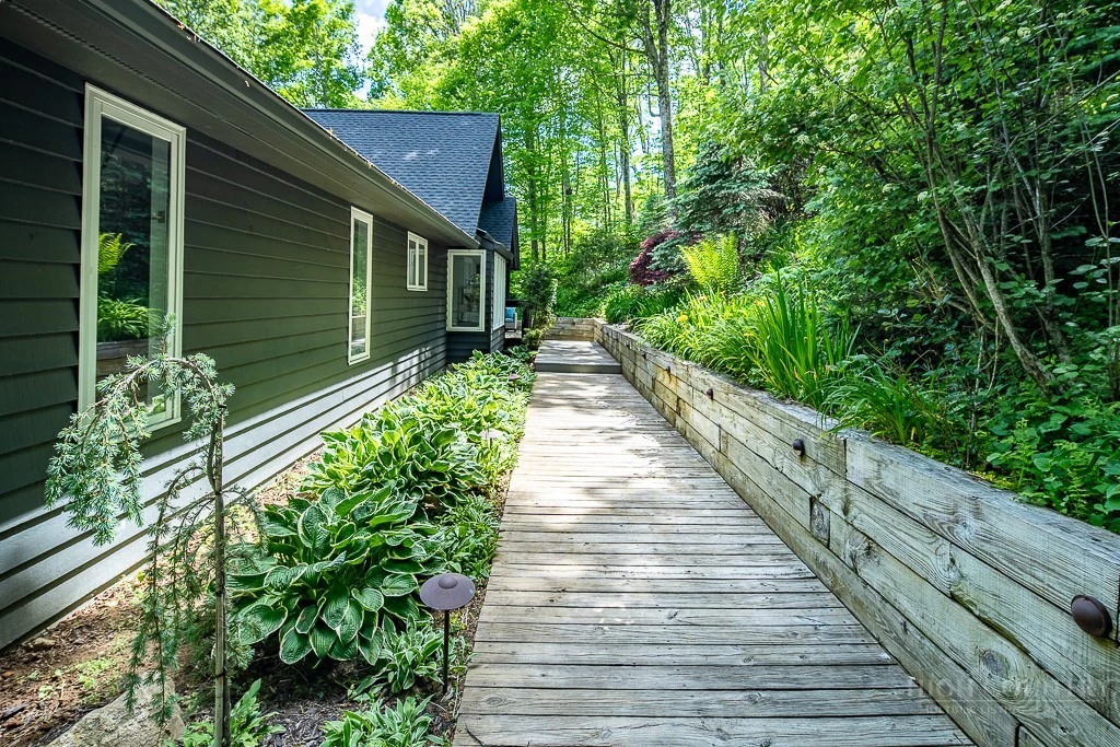 Image number 3 for the current listing