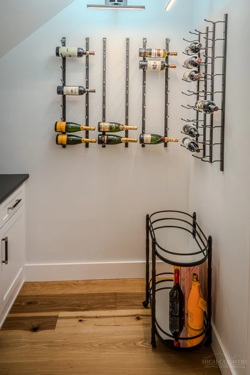 Image number 12 for the current listing