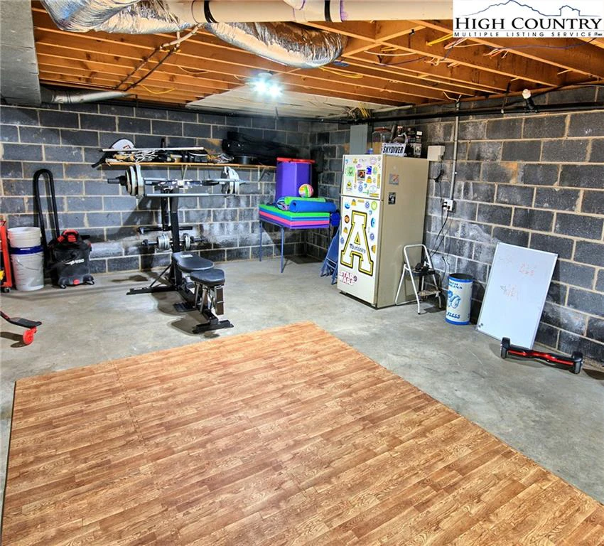 Image number 4 for the current listing