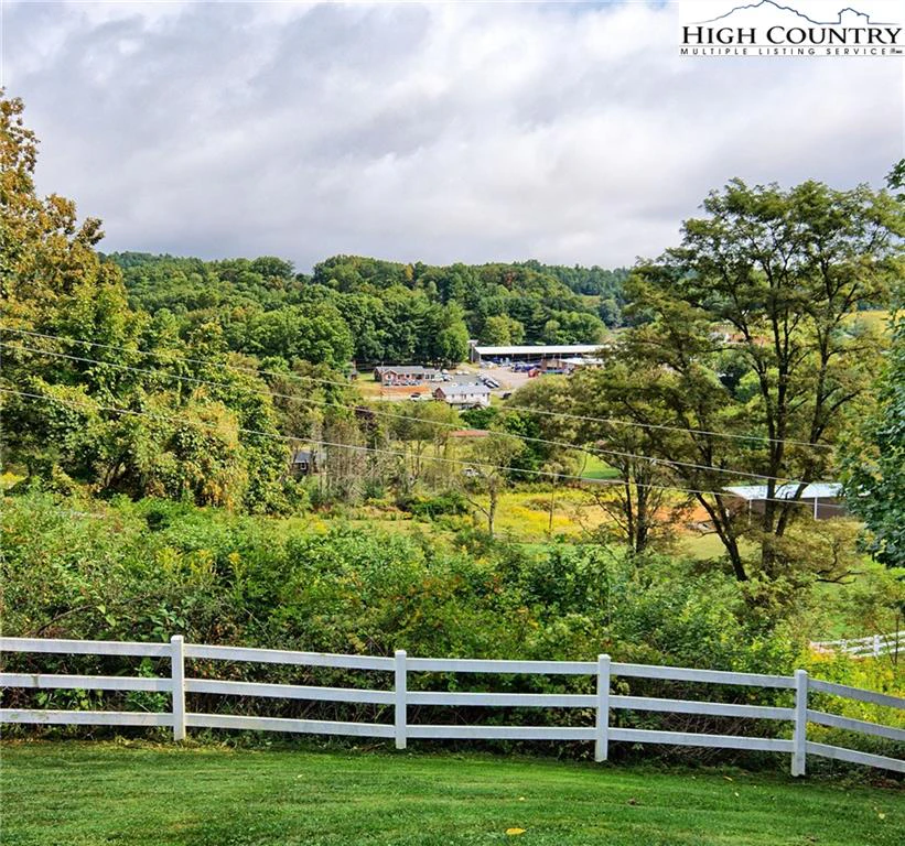 Image number 21 for the current listing