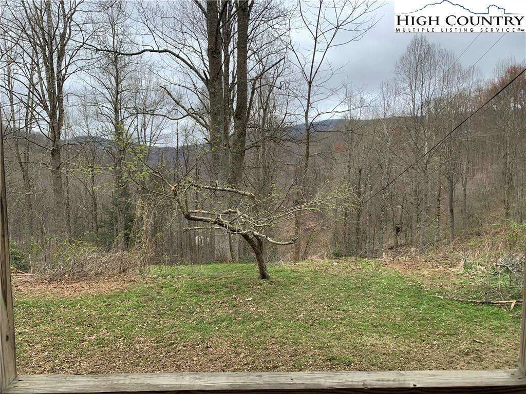Image number 14 for the current listing