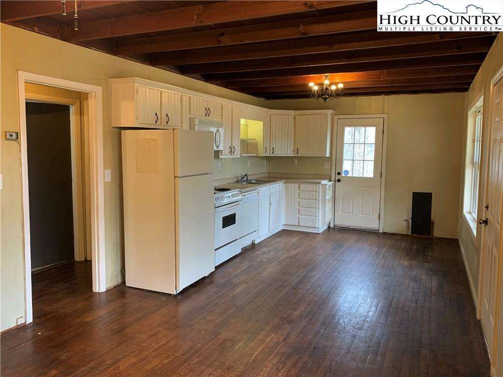 Image number 12 for the current listing
