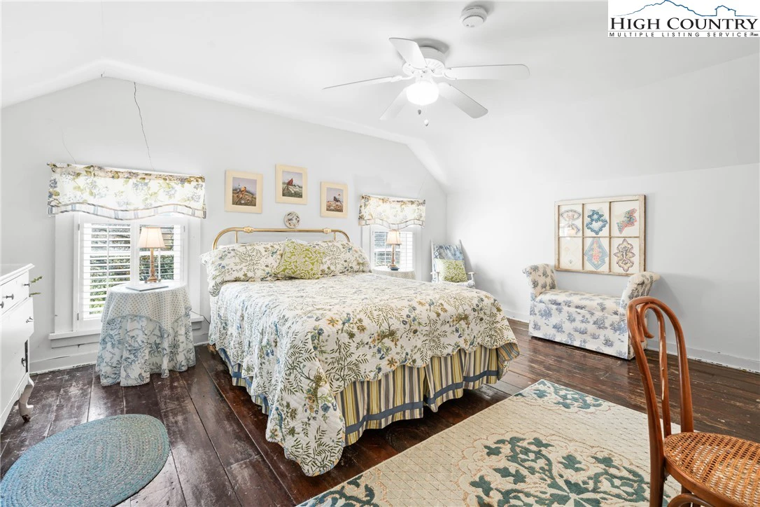 Image number 9 for the current listing