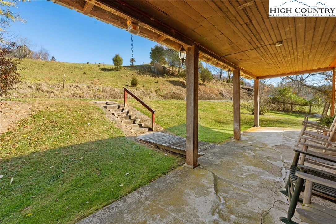 Image number 13 for the current listing