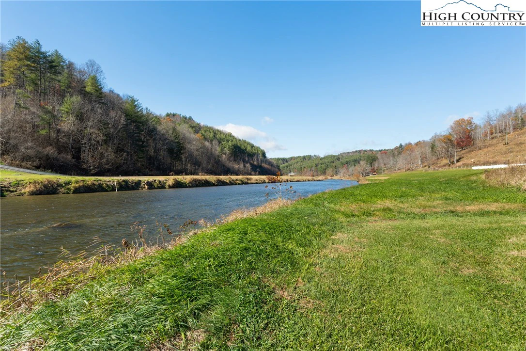 Image number 18 for the current listing