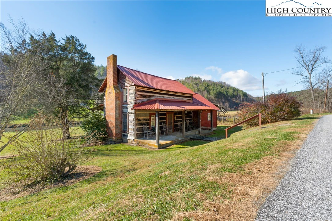Image number 1 for the current listing