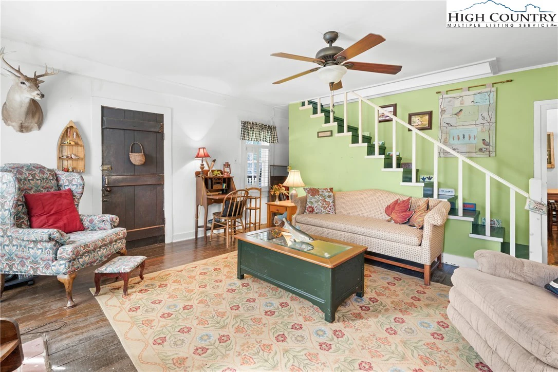 Image number 21 for the current listing