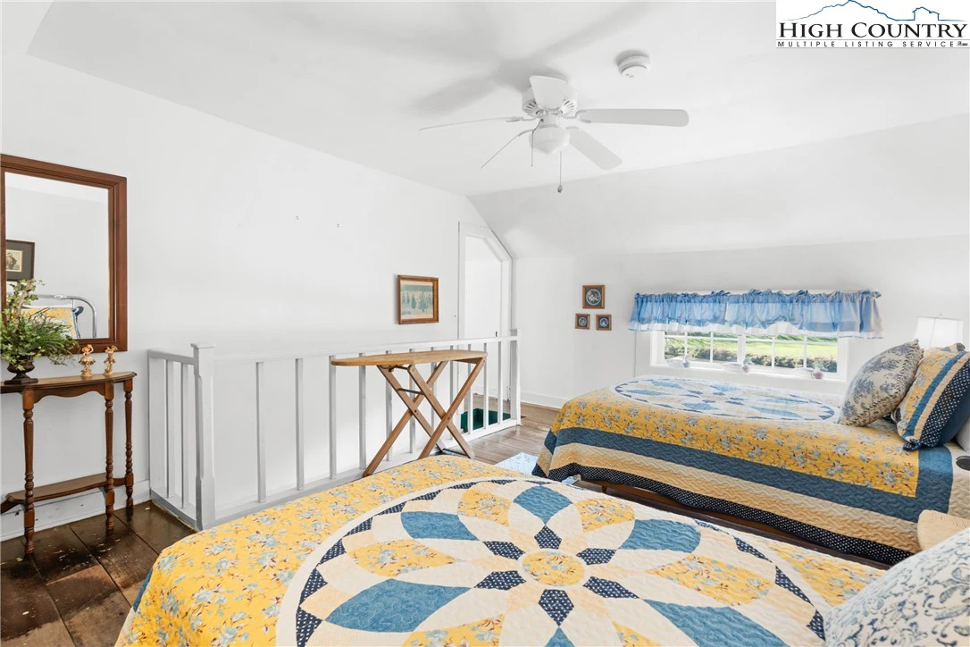 Image number 6 for the current listing