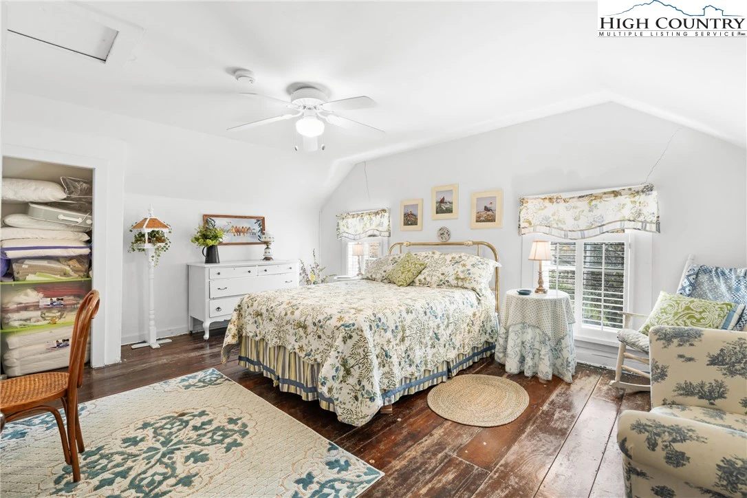 Image number 7 for the current listing
