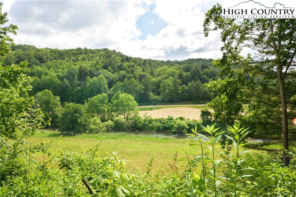 Image number 16 for the current listing