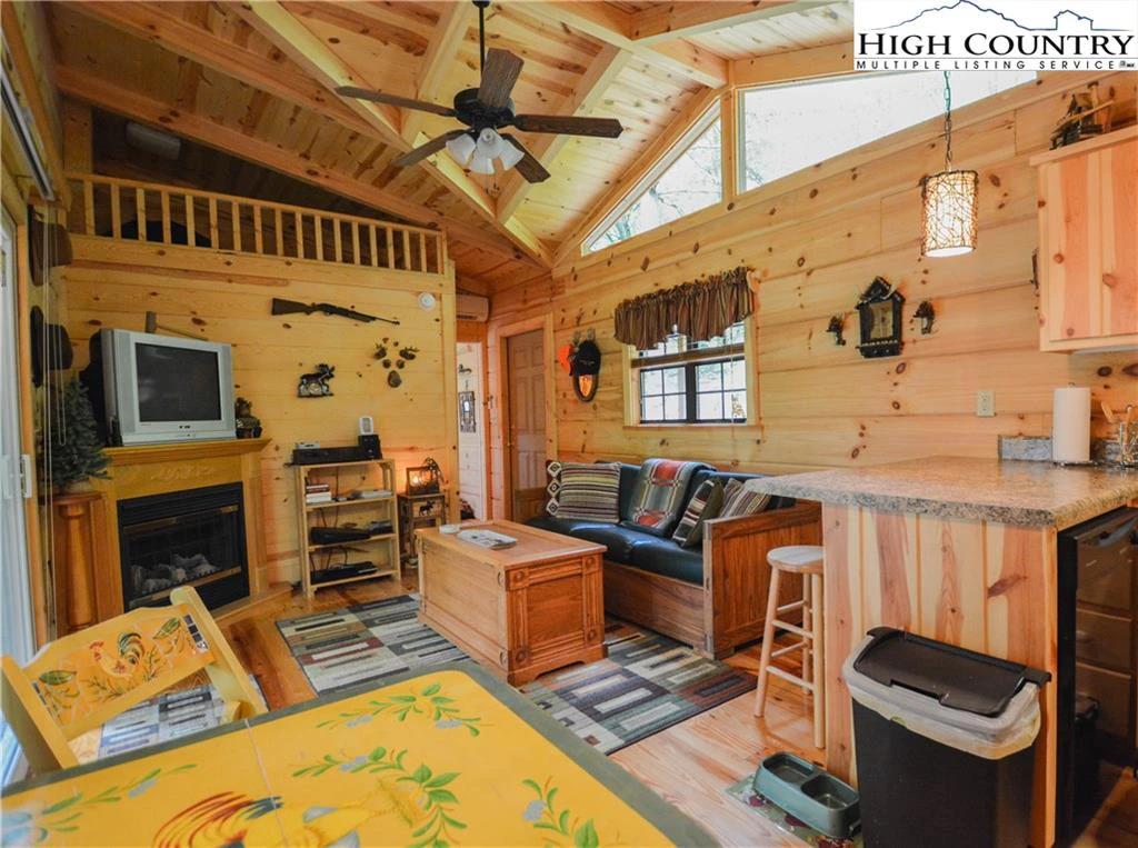 Image number 12 for the current listing