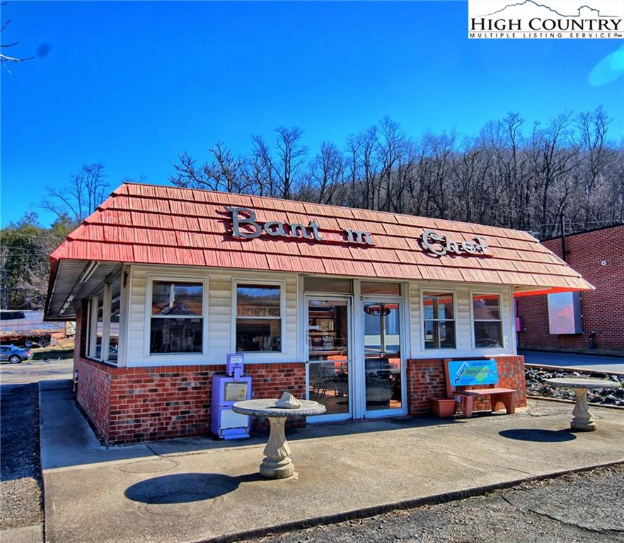 Image number 1 for the current listing