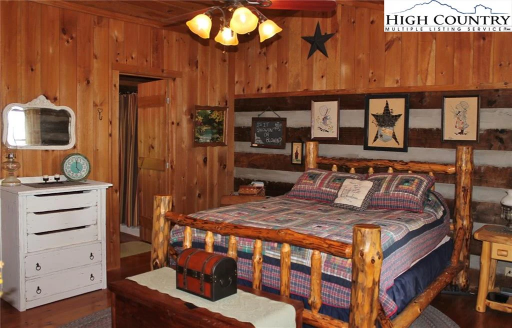 Image number 7 for the current listing