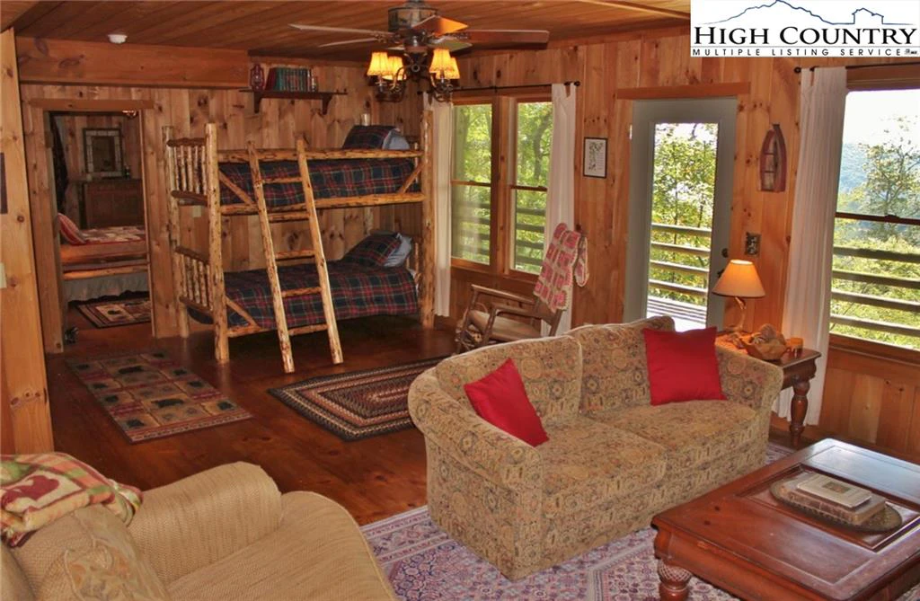 Image number 9 for the current listing