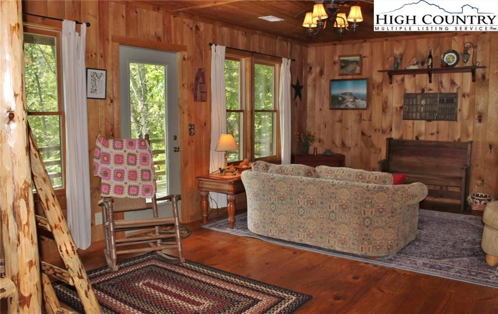 Image number 2 for the current listing