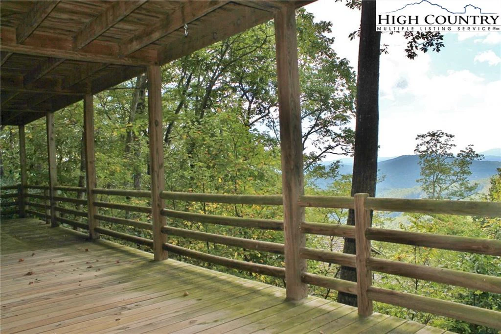 Image number 16 for the current listing