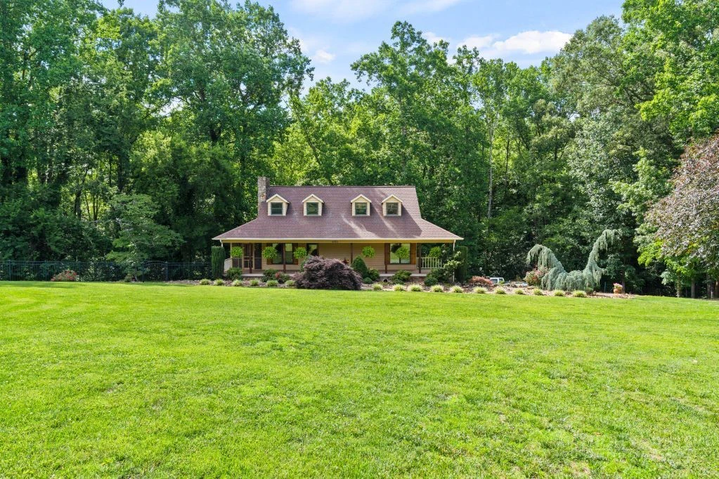 Image number 2 for the current listing