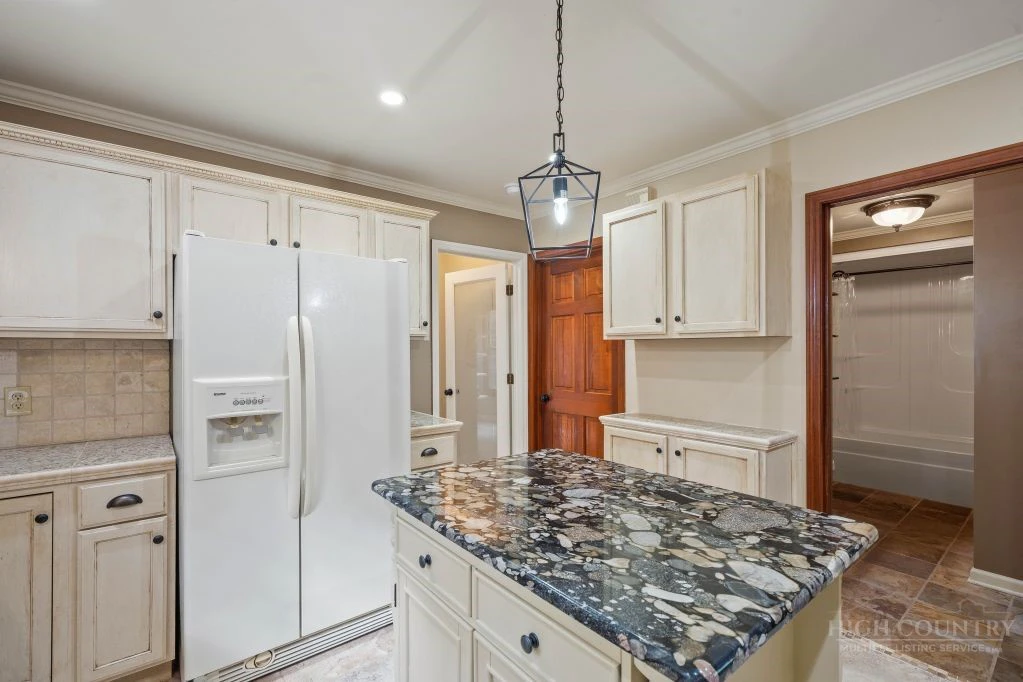 Image number 12 for the current listing