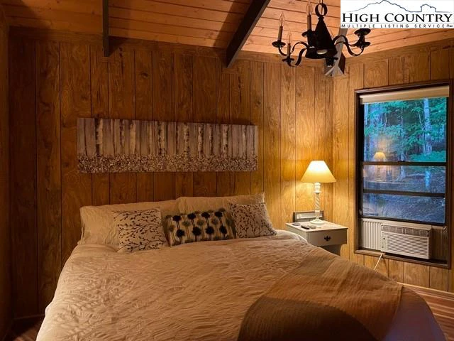 Image number 2 for the current listing