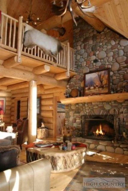 Image number 8 for the current listing