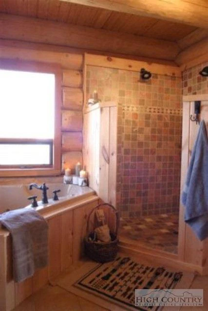 Image number 5 for the current listing