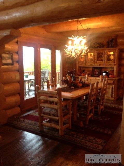 Image number 3 for the current listing