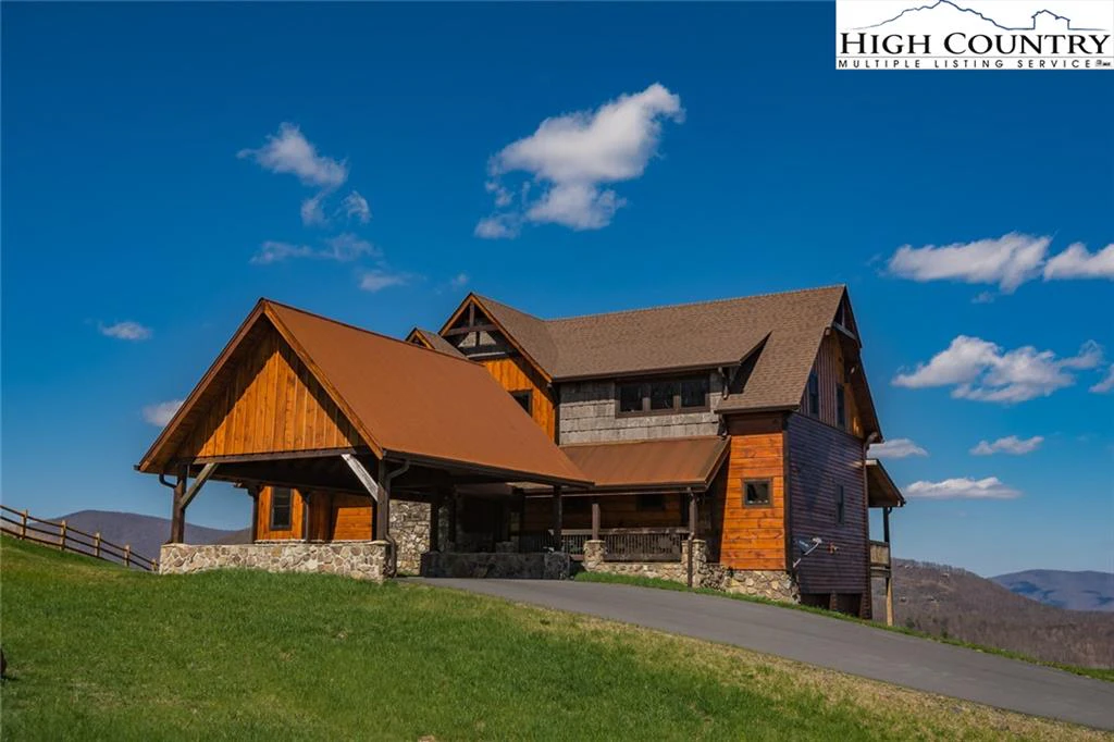 Image number 1 for the current listing