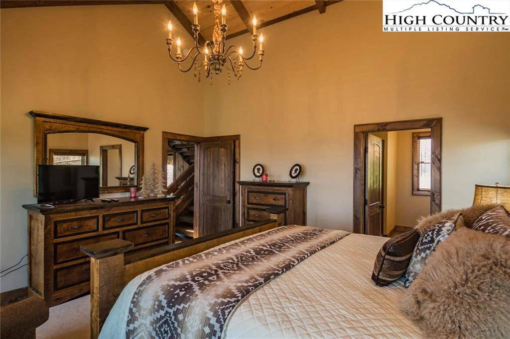 Image number 6 for the current listing