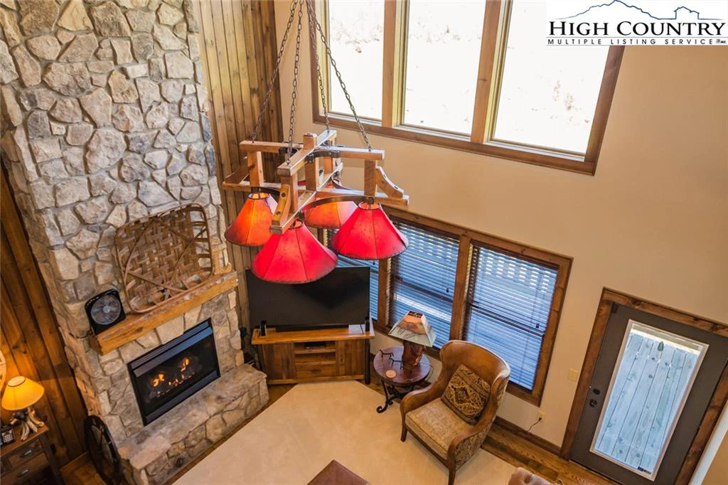 Image number 2 for the current listing
