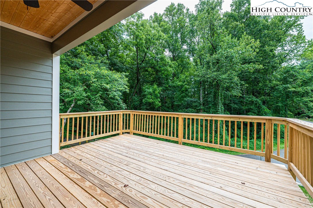 Image number 4 for the current listing