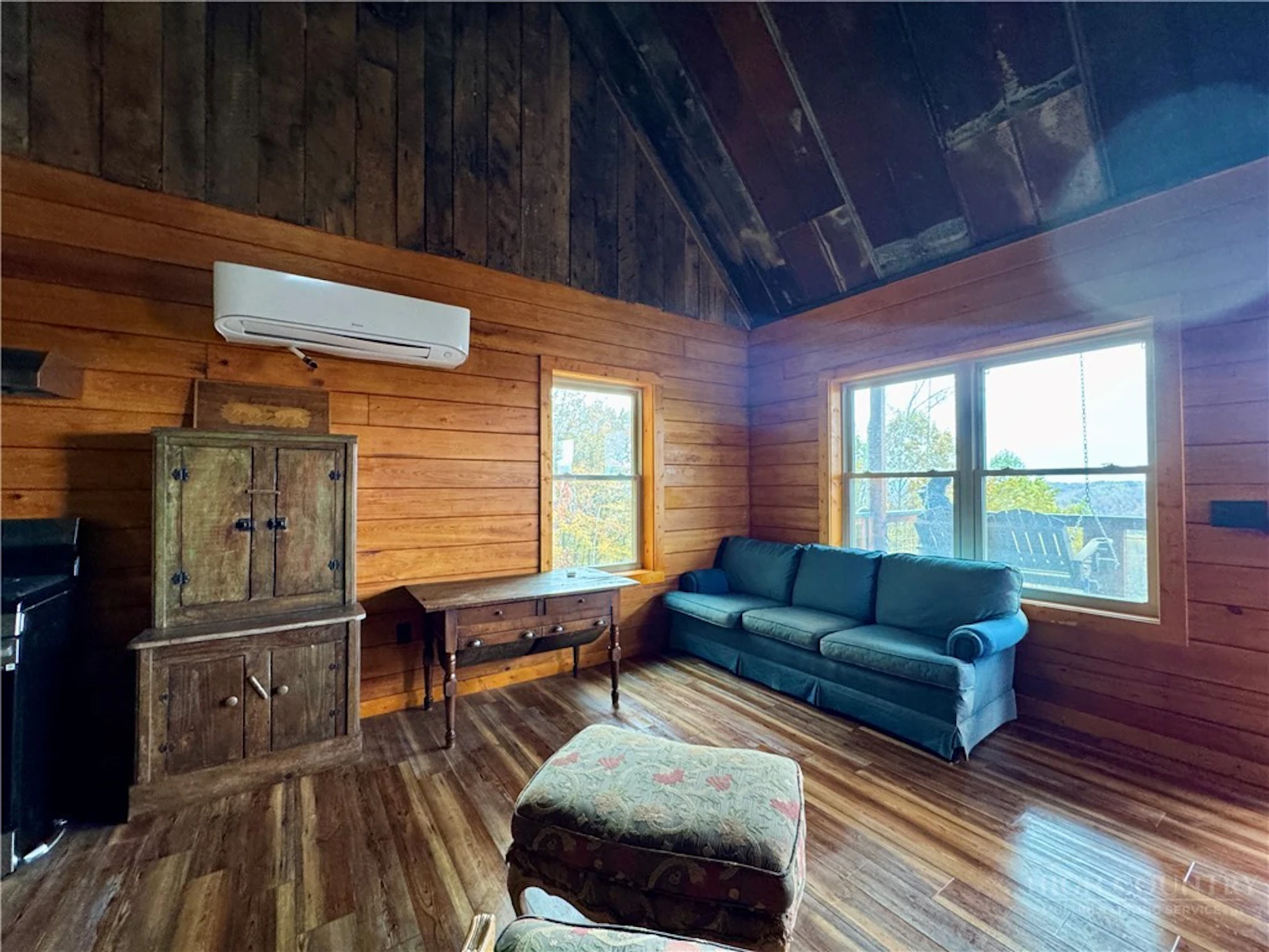 Image number 9 for the current listing