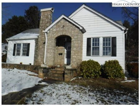 Image number 1 for the current listing