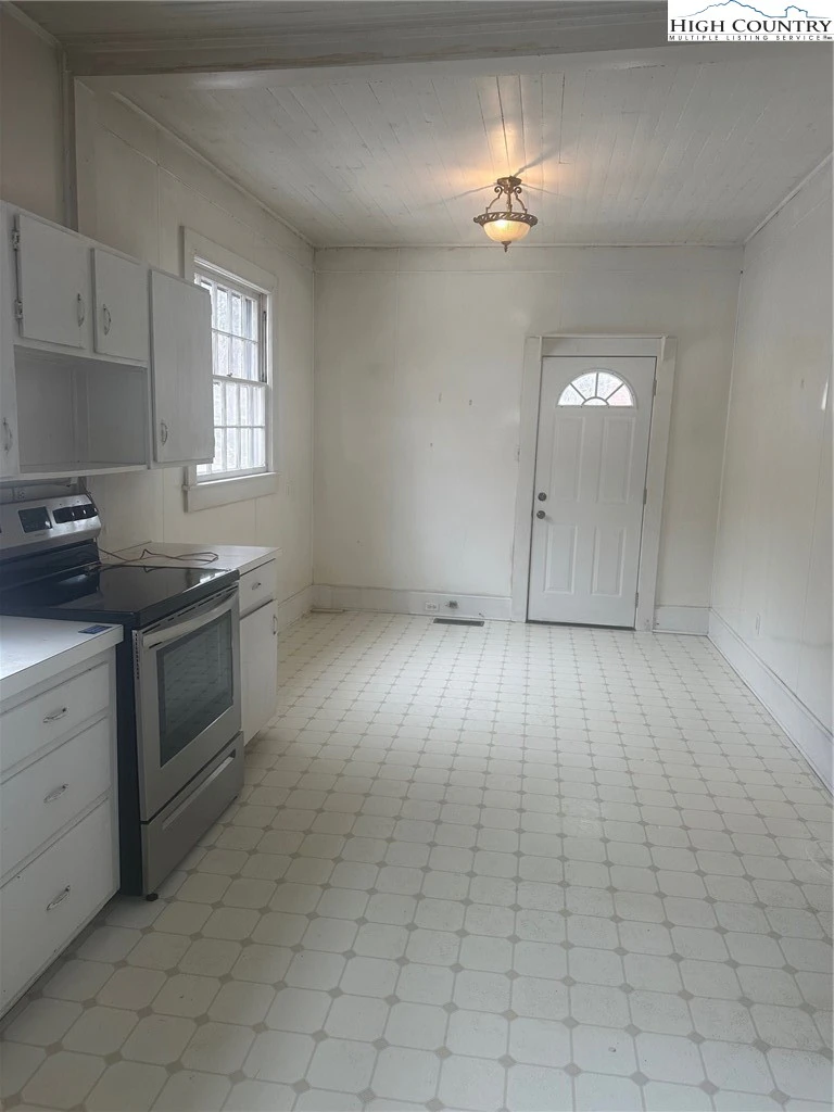 Image number 13 for the current listing