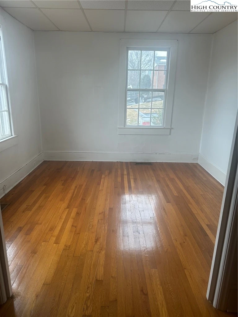 Image number 11 for the current listing