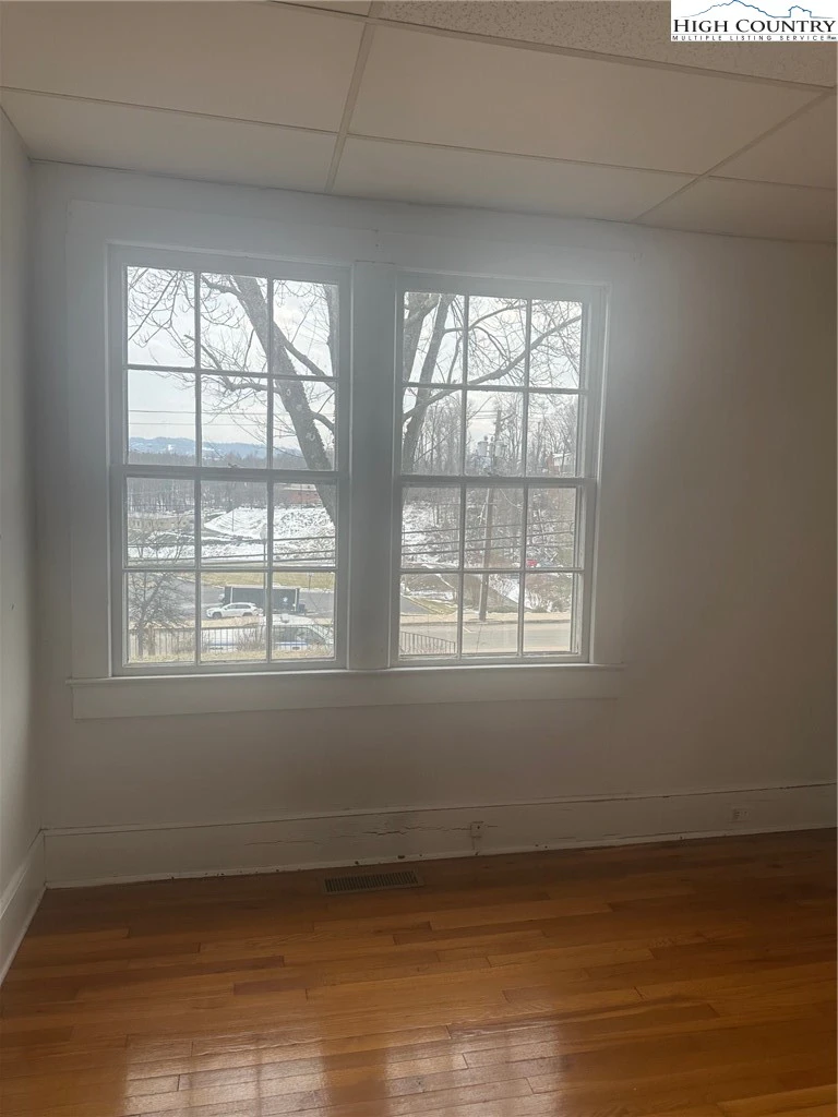 Image number 10 for the current listing
