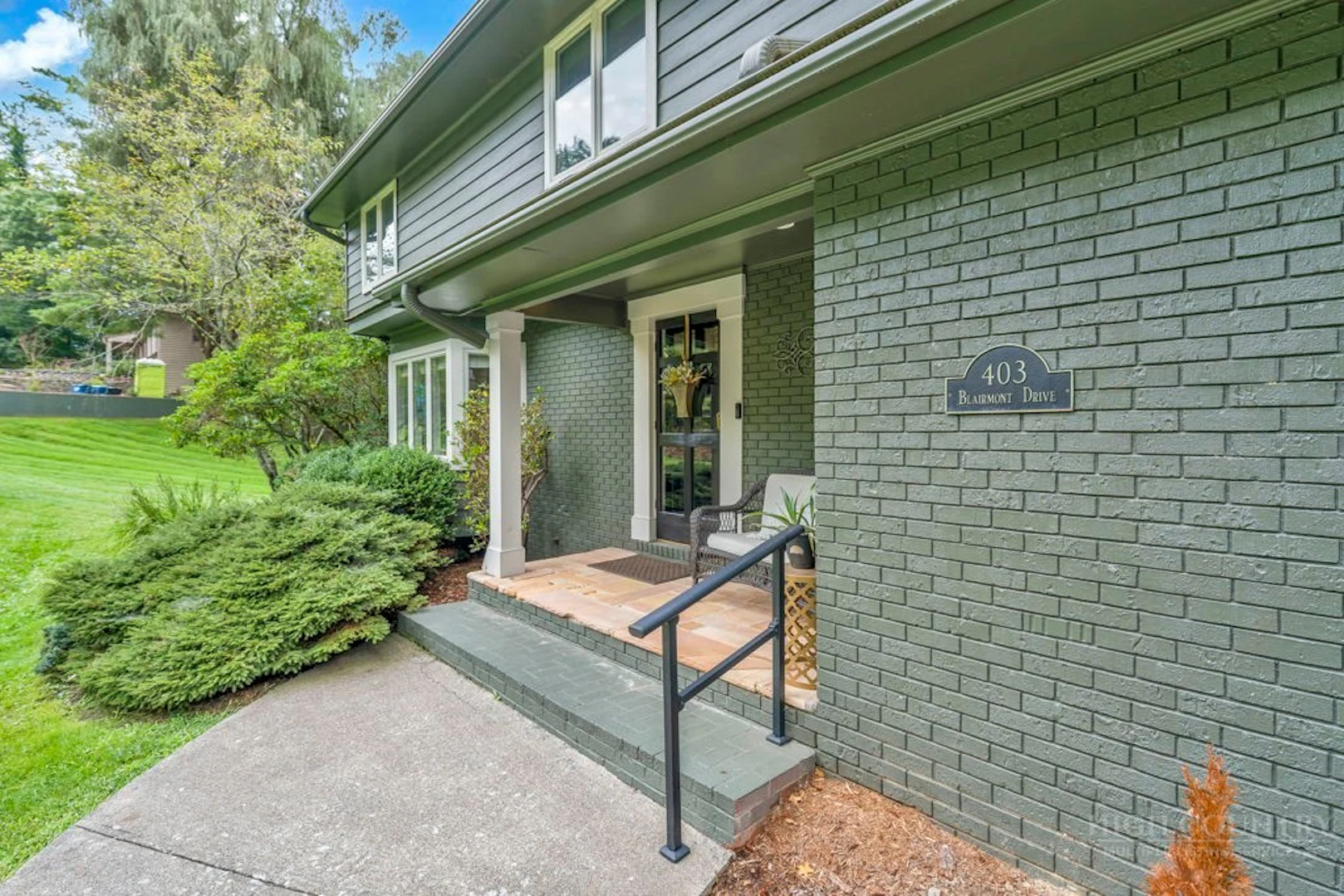 Image number 3 for the current listing