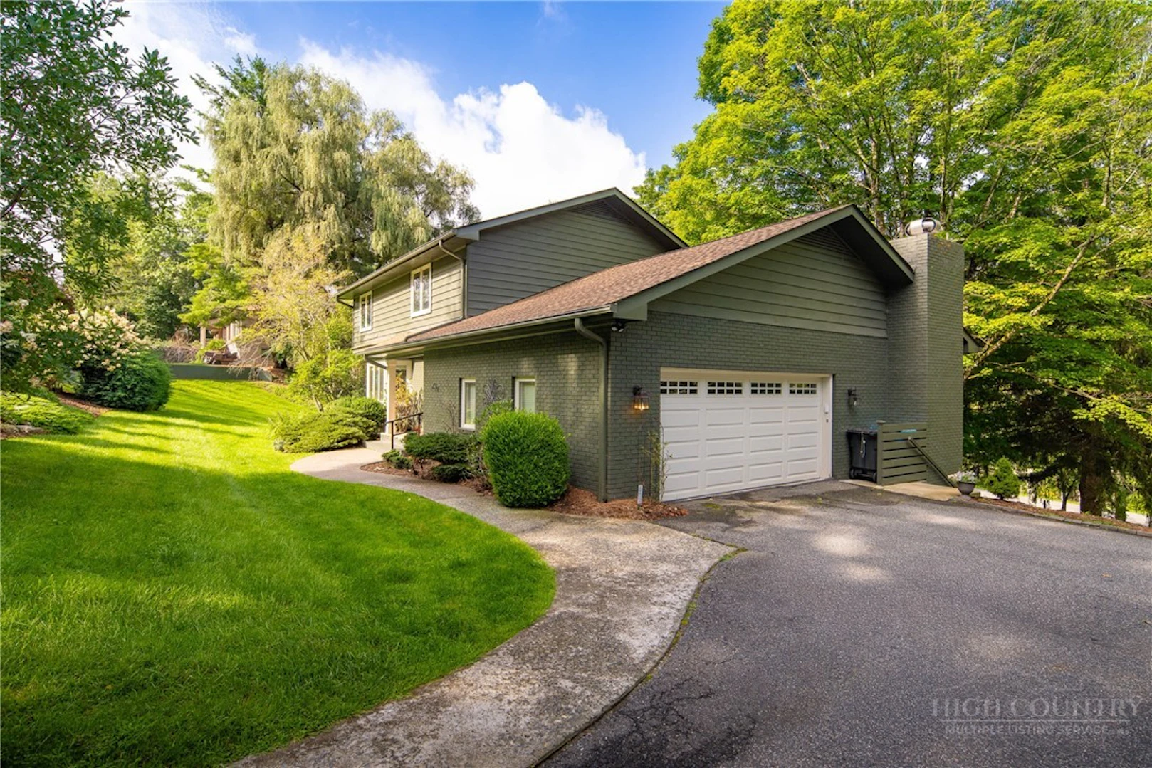 Image number 2 for the current listing