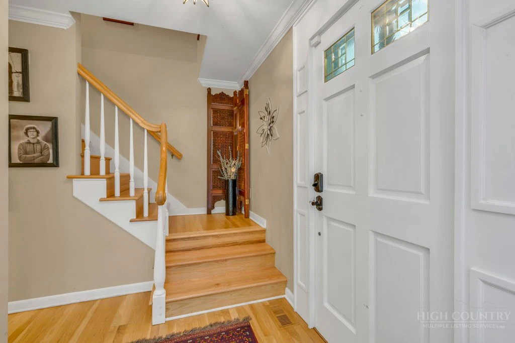 Image number 18 for the current listing
