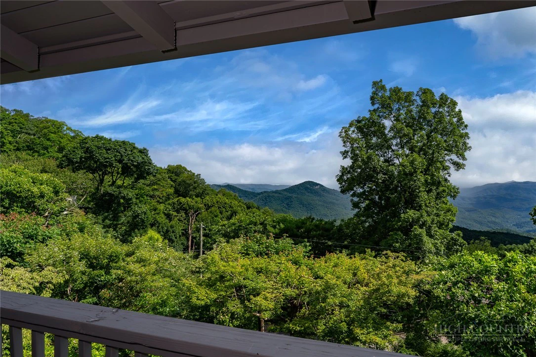 Image number 21 for the current listing