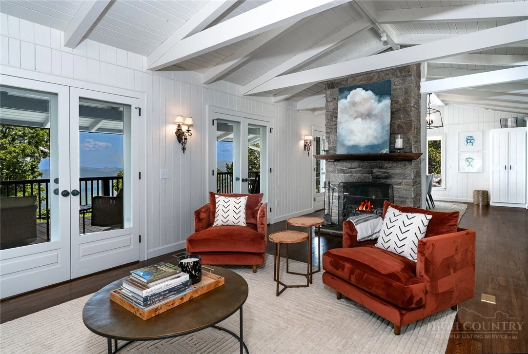 Image number 10 for the current listing