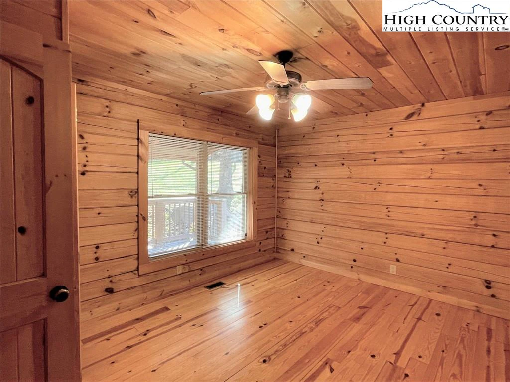 Image number 5 for the current listing