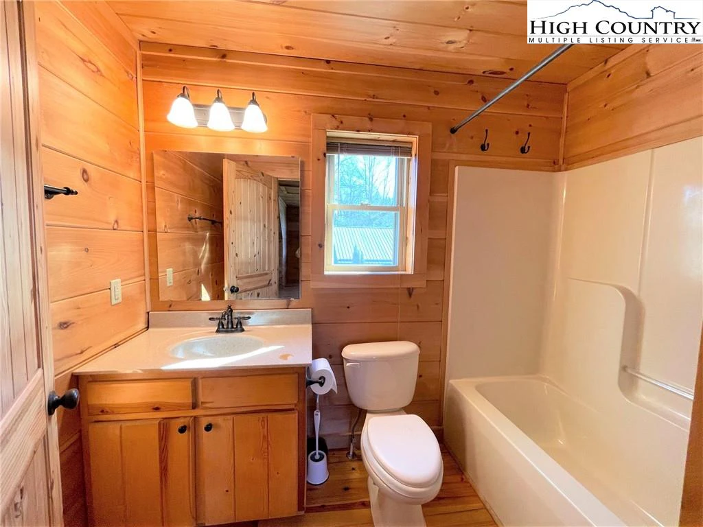 Image number 7 for the current listing