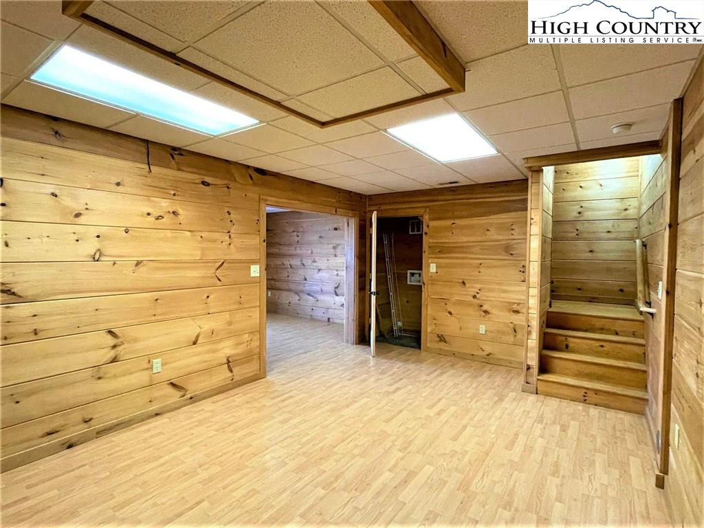 Image number 10 for the current listing